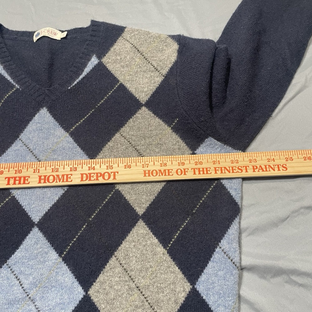 J. Crew 100% LambsWool Sweater Men's Large Blue Gray Argyle‎ V-Neck Pullover - Picture 4 of 8